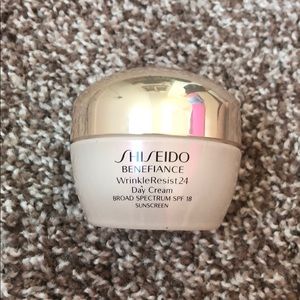 Shiseido Benefiance Wrinkle Resist24 Day Cream